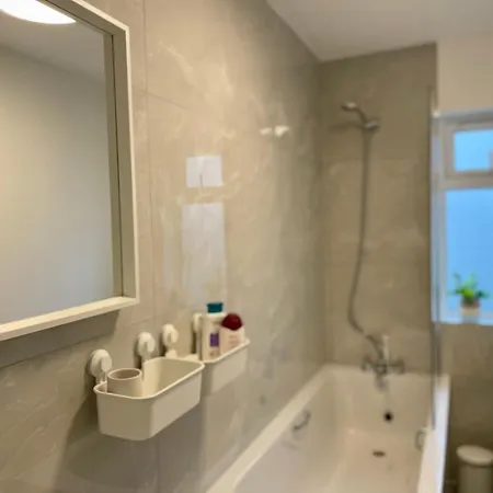 Entire 2 Bedroom House With Indoor Fireplace Сasa de vacaciones *