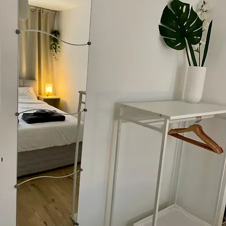 Дом отдыха Entire 2 Bedroom House With Indoor Fireplace *